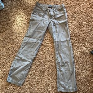 Size 4 north face hiking pants. Worn twice.